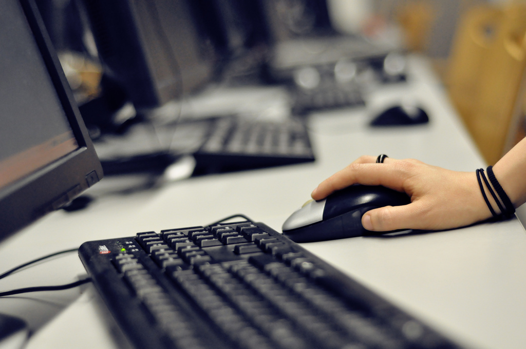 Mungkin Tak Banyak yang Tahu Alasan Kursor Mouse Miring ke Kiri? Begini Penjelasannya